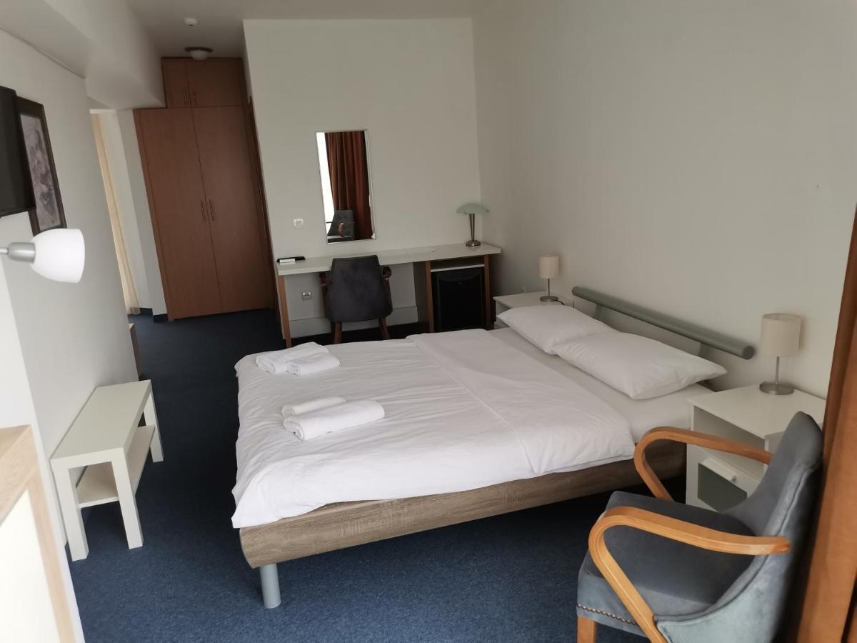 Plaza Hotel Varvarin Kültér fotó