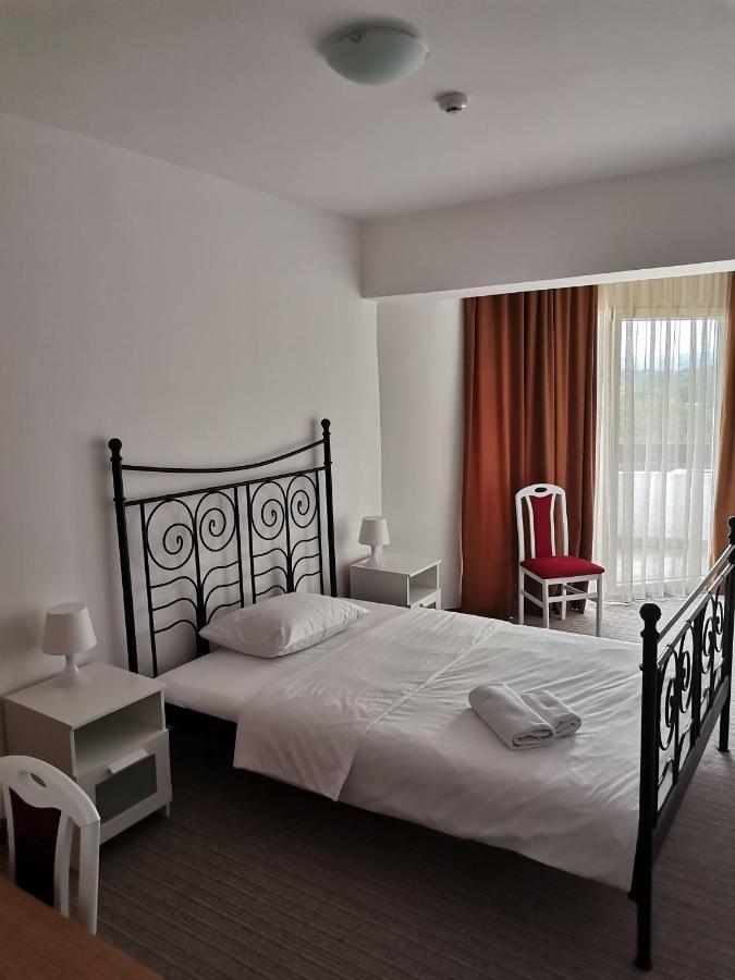 Plaza Hotel Varvarin Kültér fotó