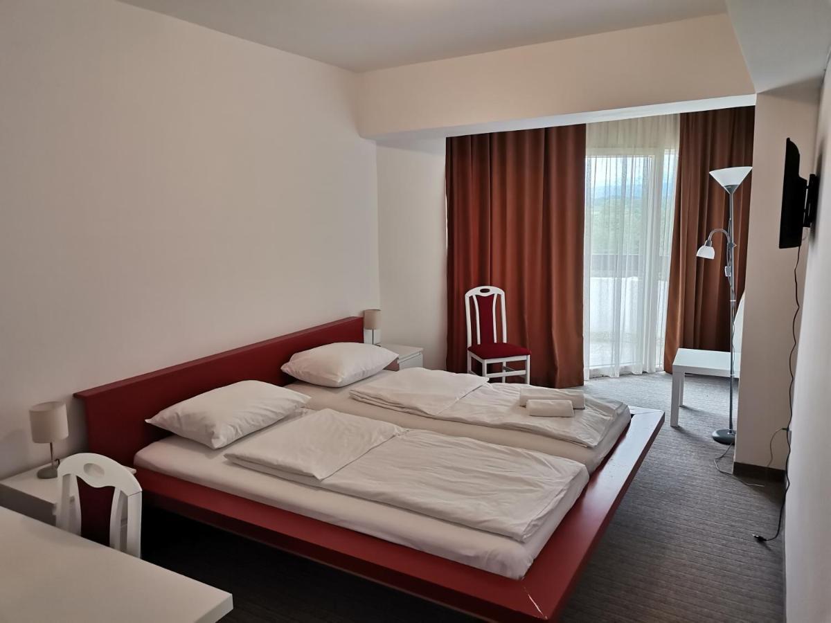 Plaza Hotel Varvarin Kültér fotó