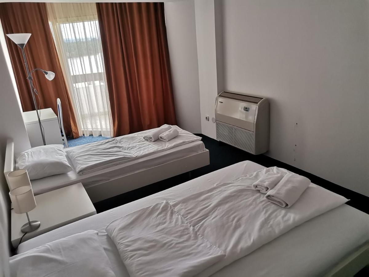 Plaza Hotel Varvarin Kültér fotó