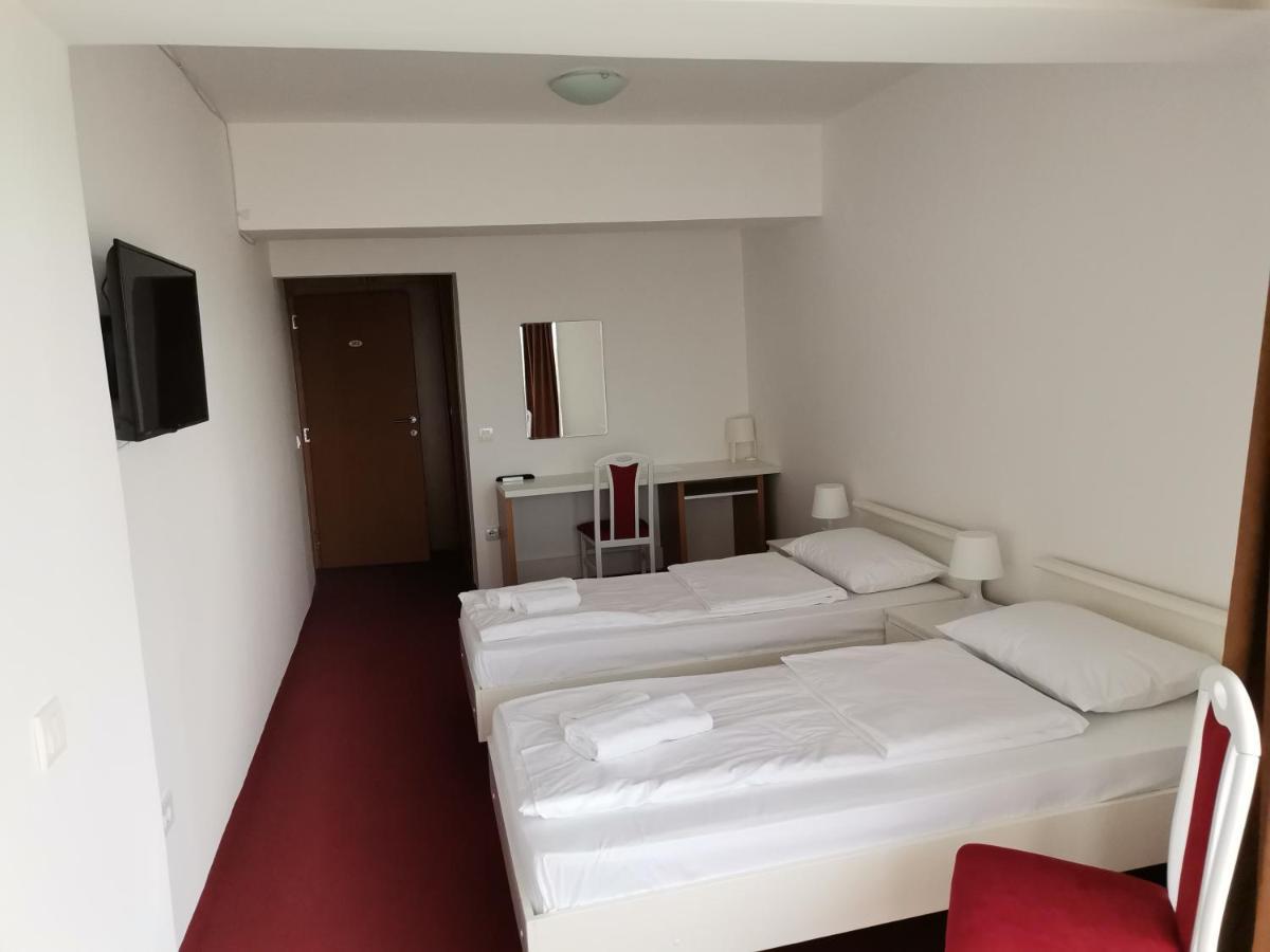 Plaza Hotel Varvarin Kültér fotó