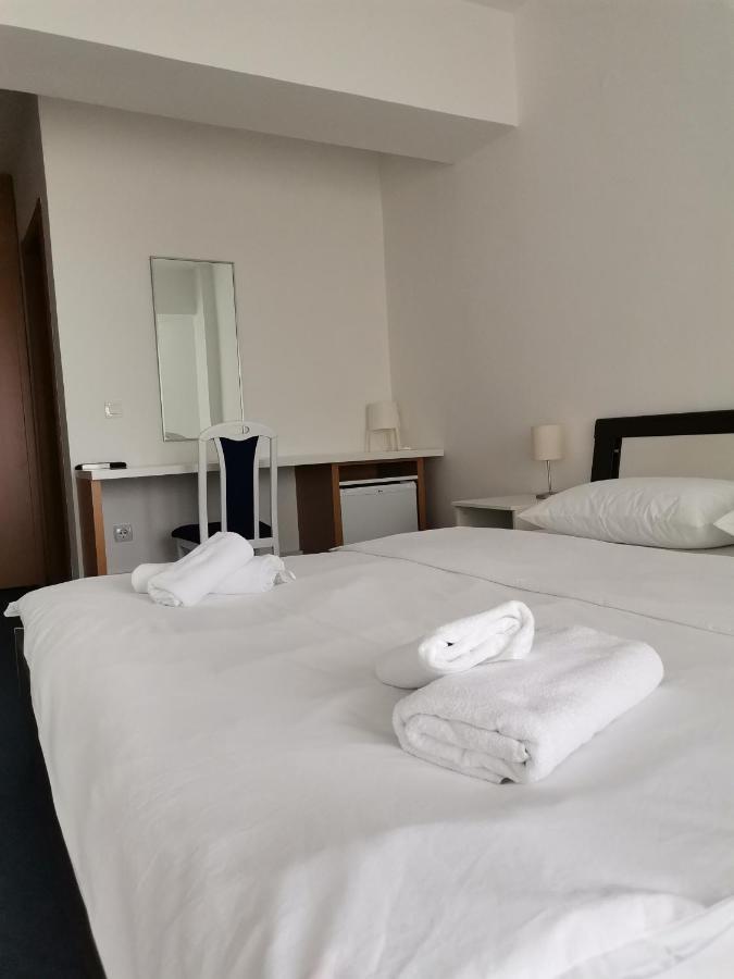 Plaza Hotel Varvarin Kültér fotó