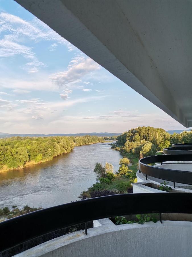 Plaza Hotel Varvarin Kültér fotó