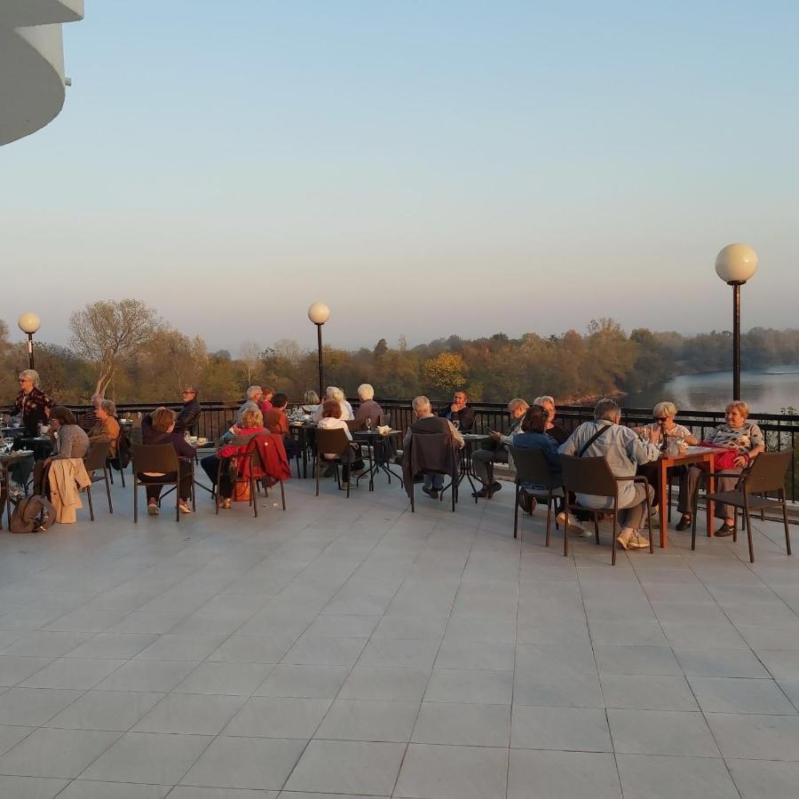 Plaza Hotel Varvarin Kültér fotó
